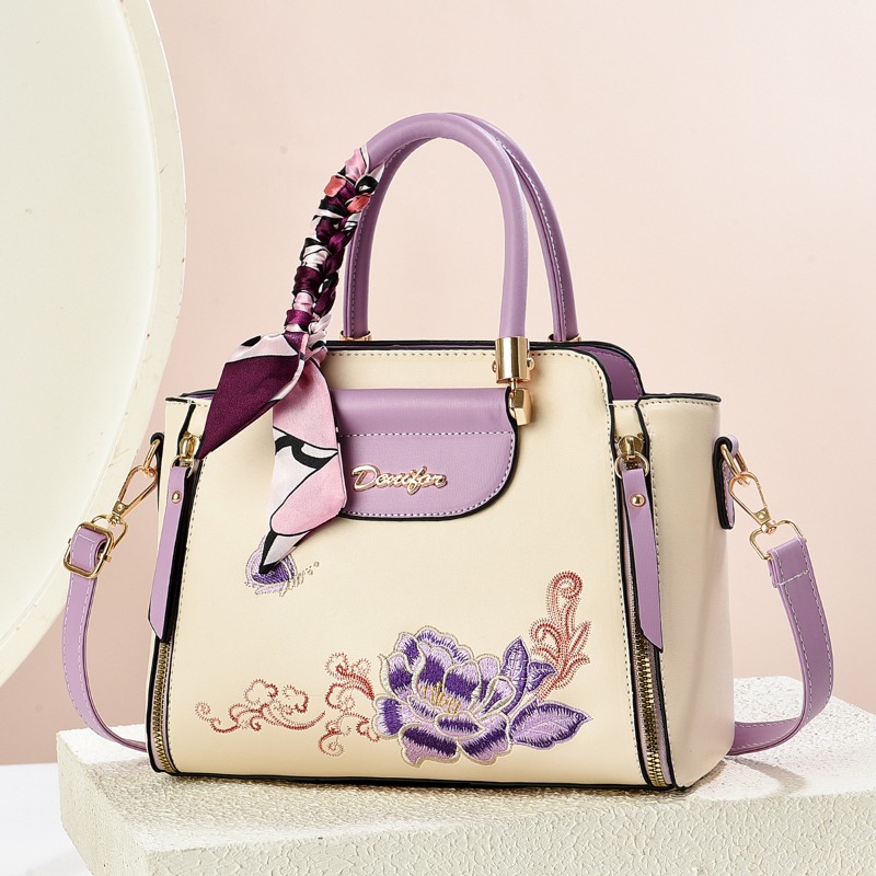 Women Bags Collection - Nuova borsa a tracolla da donna