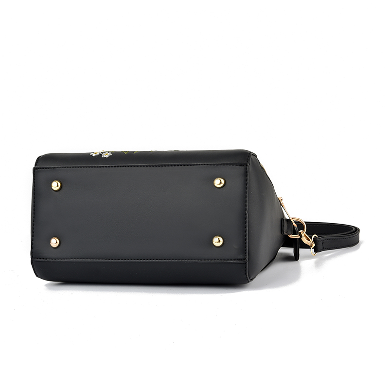 Borsa a tracolla con dettagli  - Women Bags Collection recensione e prezzo