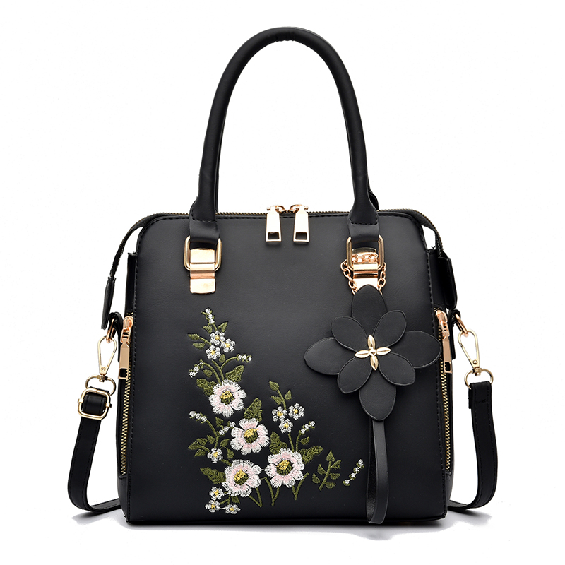 Borsa a tracolla con dettagli  - Women Bags Collection recensione e prezzo