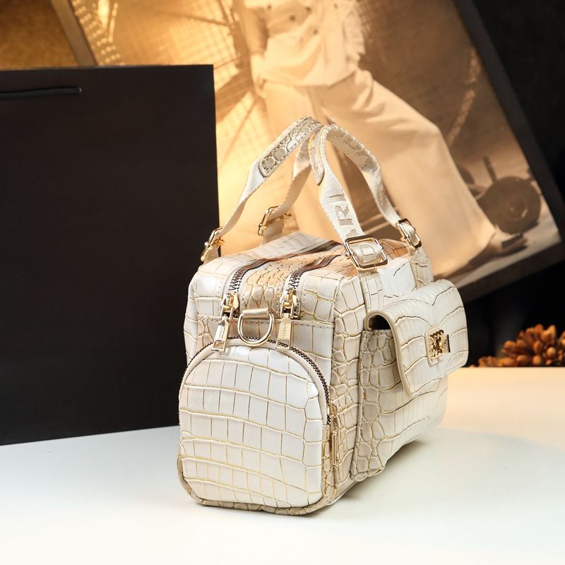 Borsa a Tracolla in Pelle di A - Women Bags Branded Sale recensione e prezzo