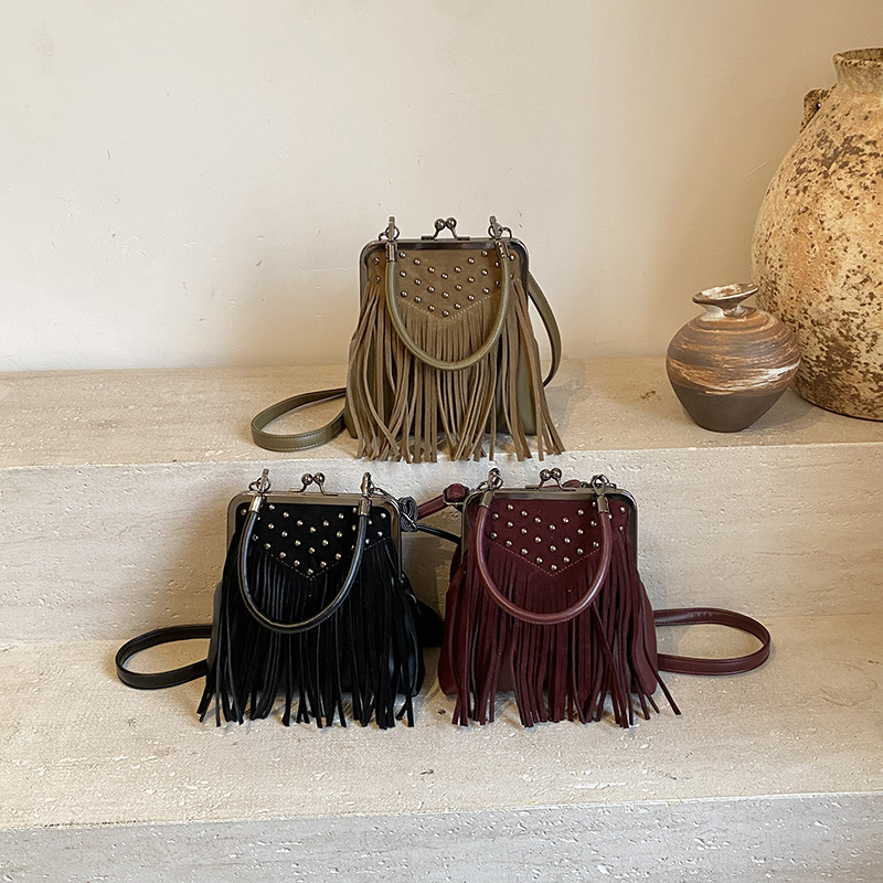 Borsa a mano con rivetti alla  - Women Bags Collection recensione e prezzo