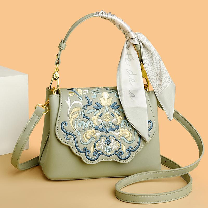 Borsa a tracolla con ricamo mo - Women Bags Collection recensione e prezzo